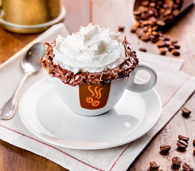 Cappuccino Reale: cappuccino tradicional, servido com chantilly e borda da xícara decorada com Nutella  (Divulgação )