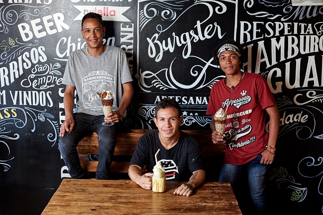 Felipe Soares, Albert Rocha e Danilo Santos são os criadores dos novos sabores de milkshake da Burgster (Raimundo Sampaio/Esp. Encontro/DA Press)