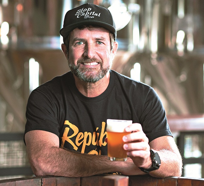 Paulo Cesar Borges, sócio-cervejeiro da Hop Capital Beer: ele trouxe 
ideias e o laboratório da Califórinia, onde se formou e espera ganhar visibilidade no cenário nacional em poucos anos (Raimundo Sampaio/Esp. Encontro/DA Press )