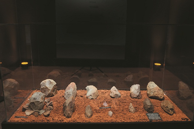 Artefatos elaborados por grupos caçadores pré-históricos: coletados nos sítios arqueológicos de Taguatinga e Cachoeirinha, na região do lago Paranoá (Raimundo Sampaio/Esp. Encontro/DA Press)