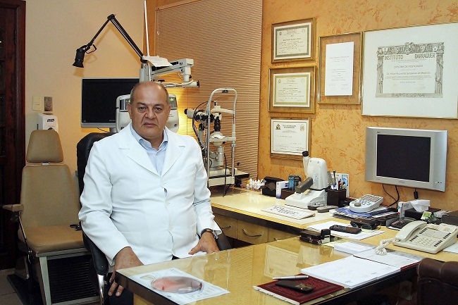 
'A preveno  fundamental para diagnosticar e tratar doenas e evitar qualquer perda visual', explica o oftalmologista Hilton Medeiros (Divulgao )