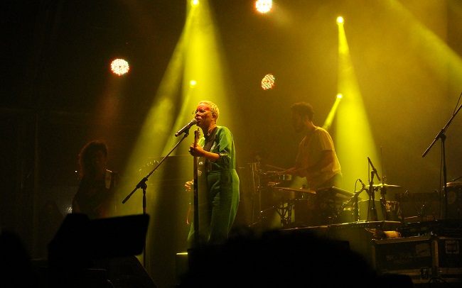 Maria Gadú foi uma das apresentações do primeiro dia de shows do Festival CoMA 2019. A cantora interpretou os principais sucessos da sua carreira (Julyerme Darverson/Encontro )