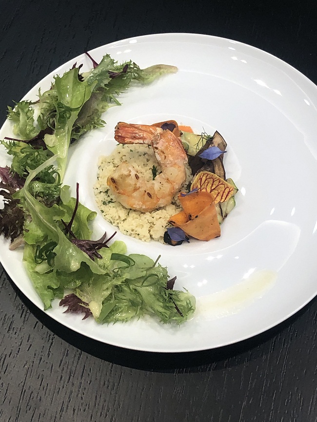 Couscous marroquino com camarão e legumes grelhados é uma das opções do menu executivo do Così  (Divulgação)