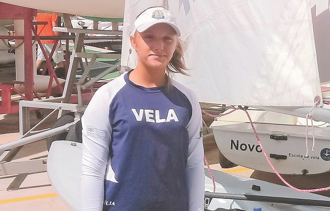 A velejadora Júlia Vilas Boas Sampaio, de 14 anos, conta que no período da seca os ventos são mais
fortes: 'O lago forma grandes velejadores. Torben e Lars Grael aprenderam a velejar aqui mesmo' (Divulgação )