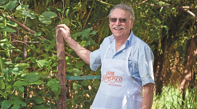 O consagrado chef Francisco Ansiliero, do restaurante Dom Francisco, chega aos 80 anos de idade e mais de 30 de carreira na gastronomia de Brasília  (Raimundo Sampaio/Esp. Encontro/DA Press)